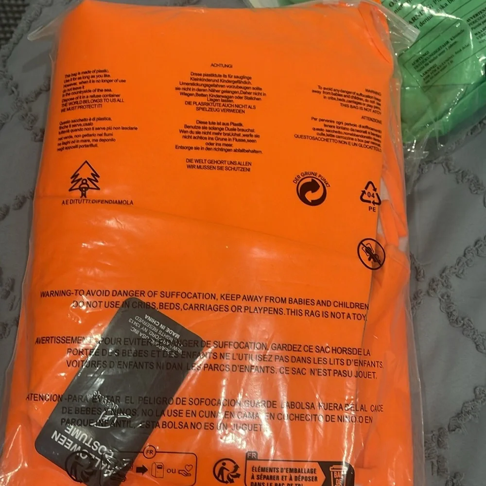 Orange Traffic Cone Kids Costume size 4-6 nwt